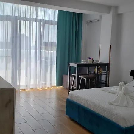 Blue Sky Apartment *
